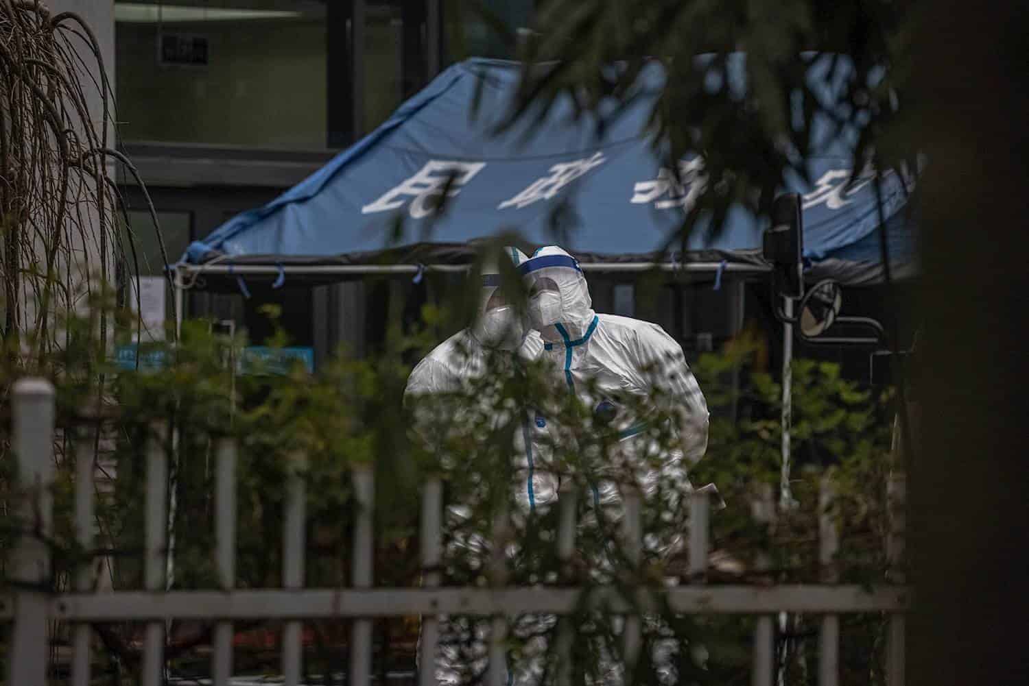 Expertos de la OMS  visitan el hospital que fue la 'zona cero' que atendió a enfermos Covid