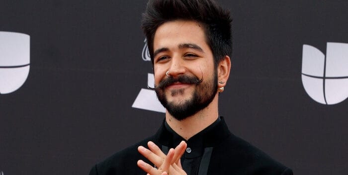 Camilo es criticado en redes sociales por no conocer a Selena Quintanilla