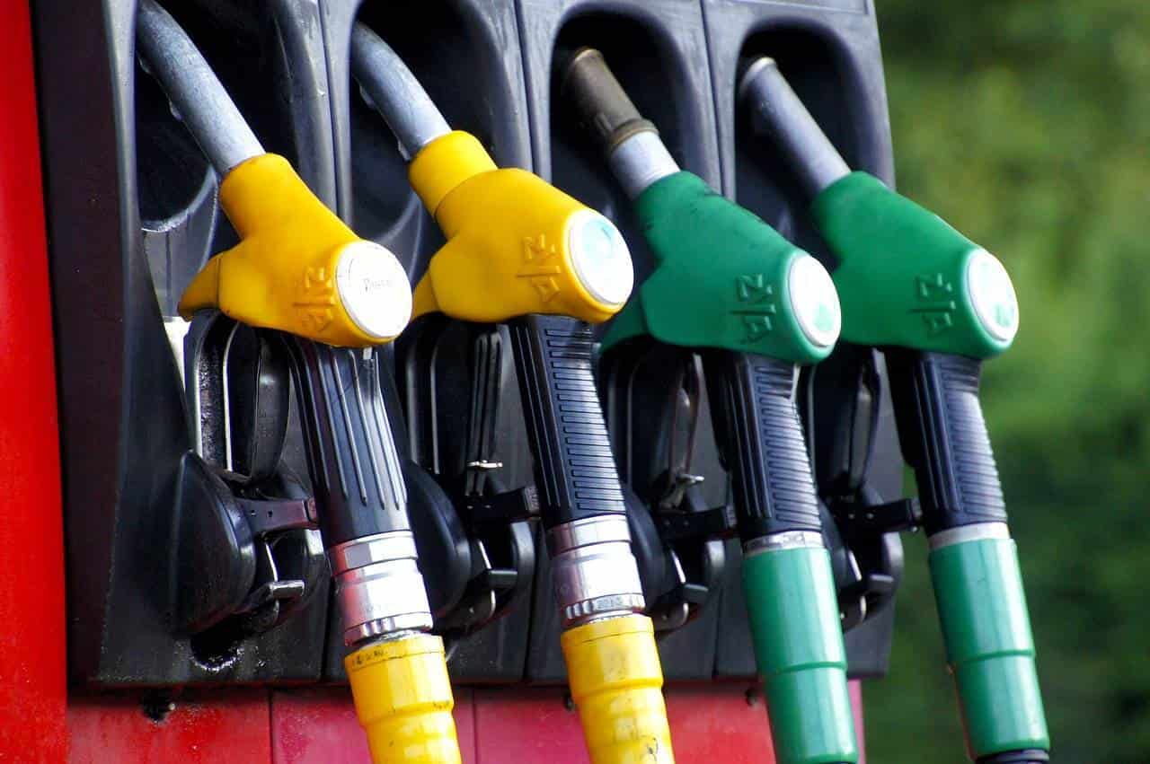 Regios 'le hacen el feo' a gasolina  de Pemex: compran 30% menos