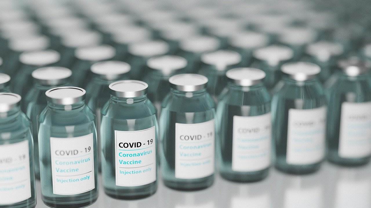 'Levantan la mano' 750 empresas de Nuevo León para la compra de vacunas contra Covid-19
