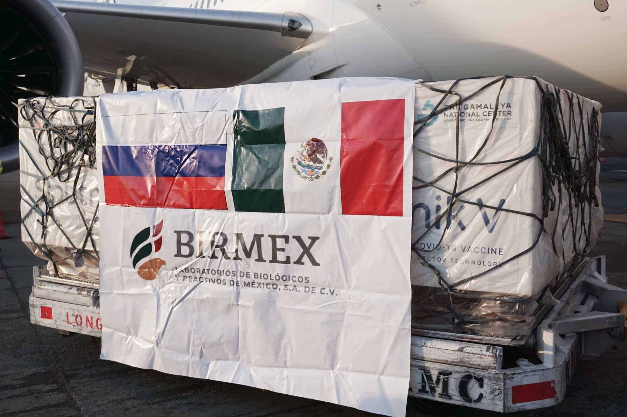 Llegan a México 500 mil dosis de la vacuna Sputnik V desde Moscú