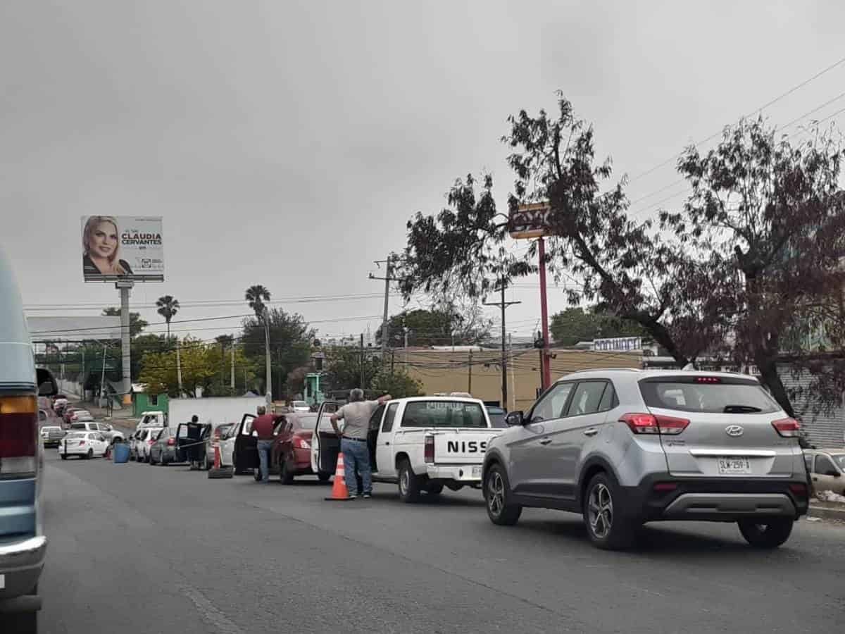 Registra 'drive-thru' de Rayados gran afluencia; sugieren ir a otros módulos