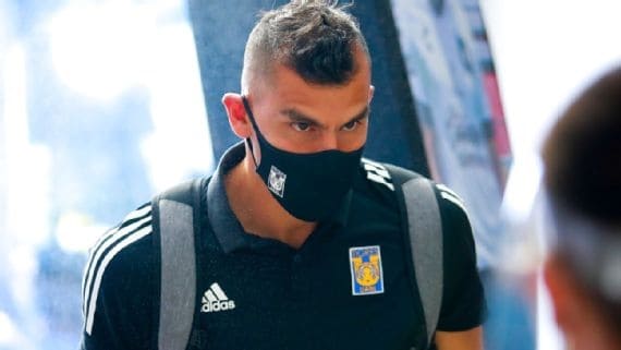 Dos jugadores de Tigres se vacunan contra Covid