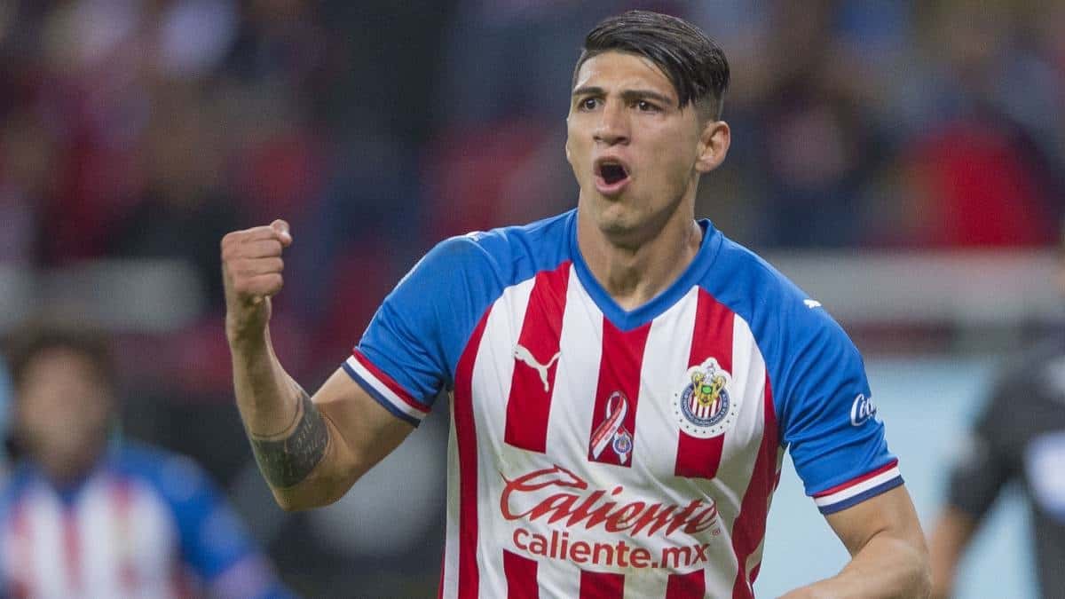 Alan Pulido dice que en México le menospreciaron sus logros