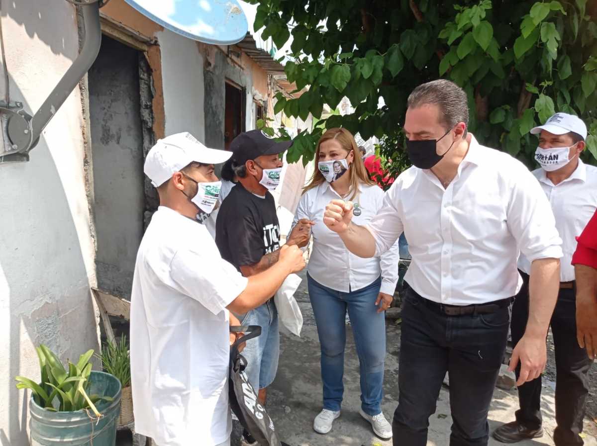 Adrián de la Garza promete reestructura total del transporte público