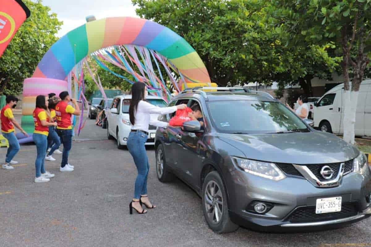 Realizan caravanas en varias ciudades para celebrar el D a del Ni o