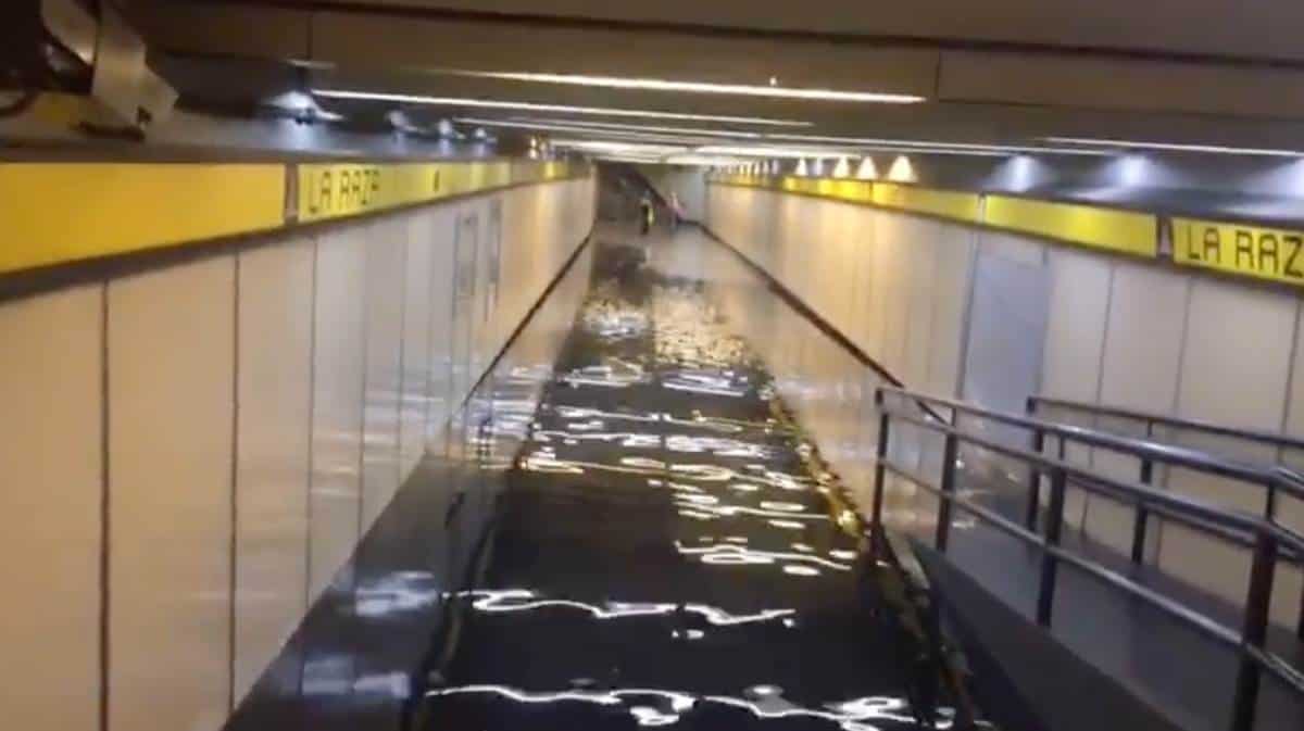 VIDEO | Le 'llueve' al Metro de CDMX; ahora estación La Raza de la Línea 5 amanece inundada