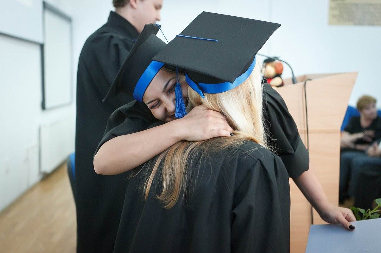 Nuevo León: Piden no realizar graduaciones presenciales y que festejos sean sólo en familia