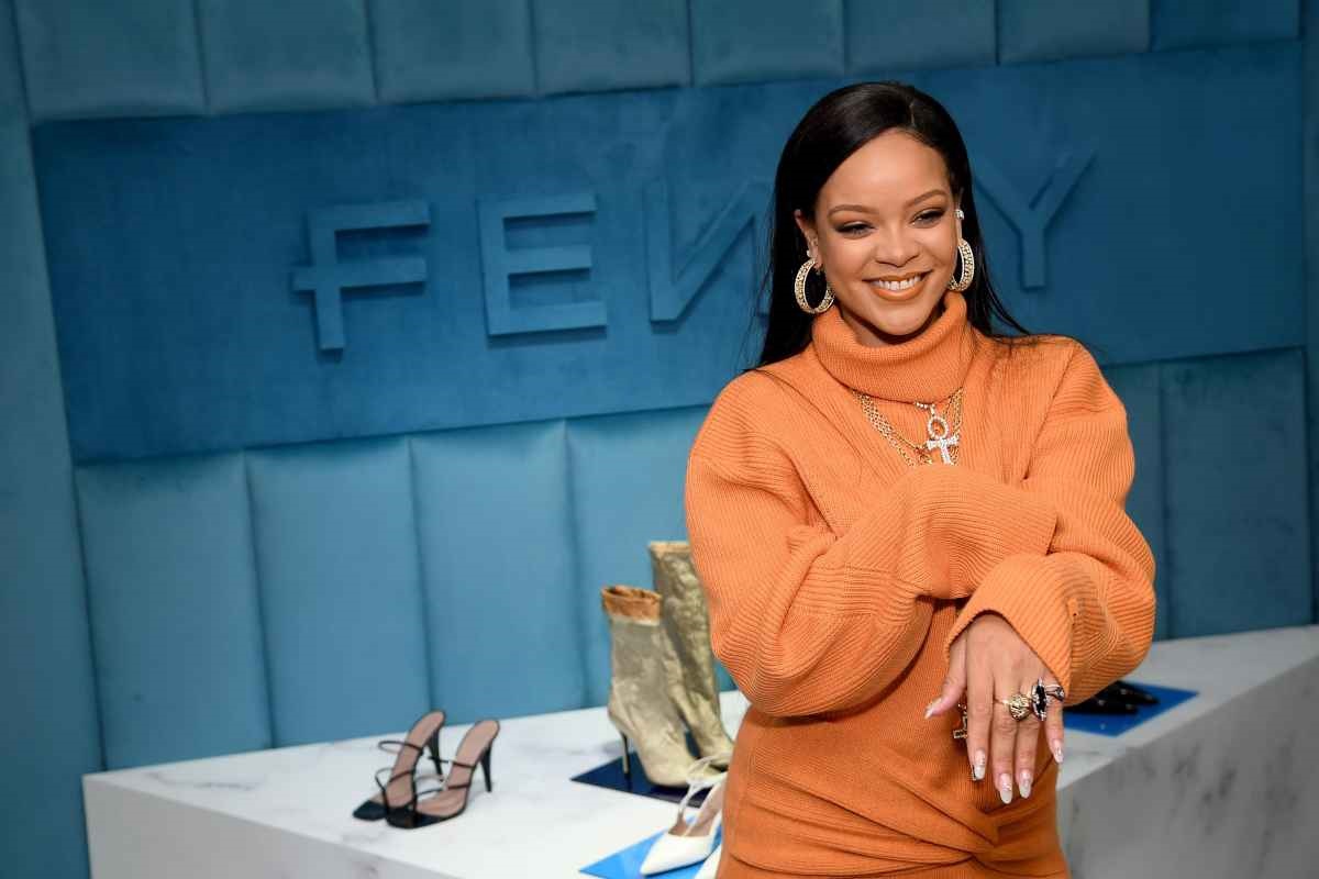 ¿Es Rihanna mejor empresaria que las Kardashians? La cantante ahora es billonaria pero no por su música