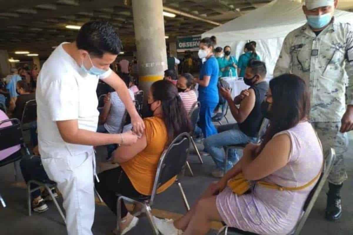 Vacunarán a mayores de 30 años en Apodaca
