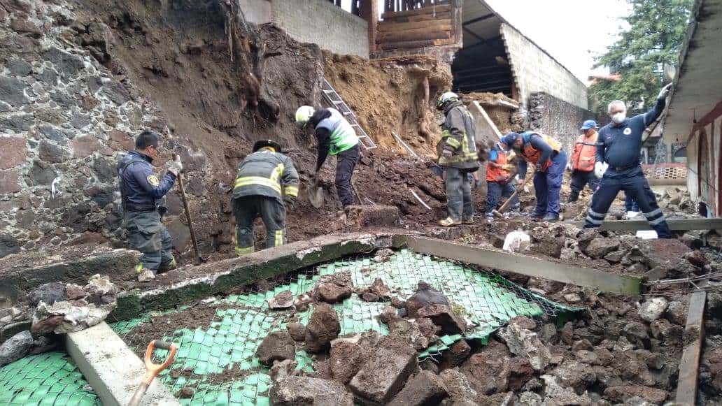 ¡Triste noticia! Perritos quedan sepultados en refugio tras deslave en Xochimilco