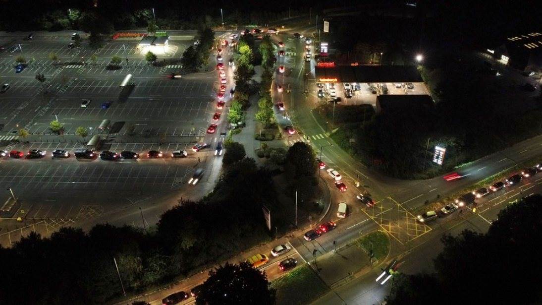 ¡No hay gasolina! Falta de camioneros pone a Gran Bretaña en aprietos
