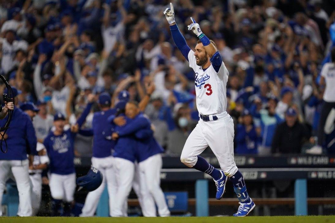 A base de cuadrangulares, Dodgers elimina a Cardenales y avanza a la Serie Divisional