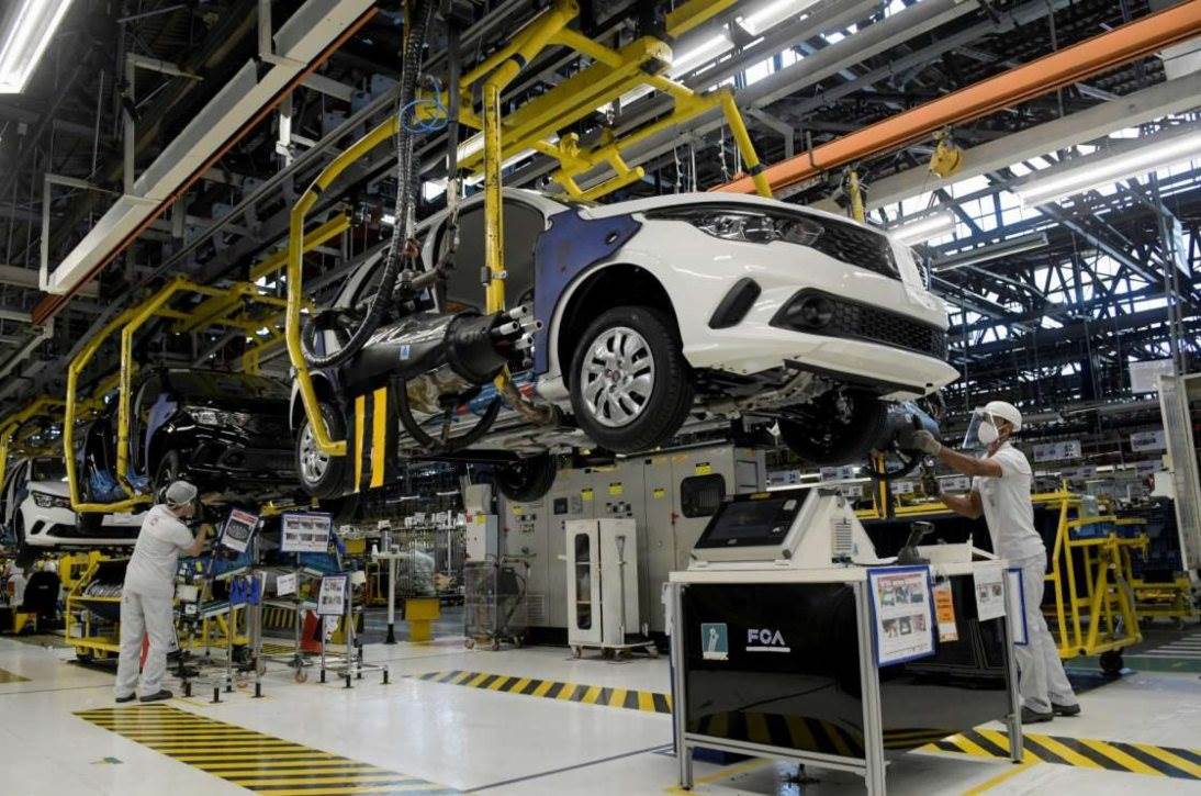 Extienden automotrices paros técnicos