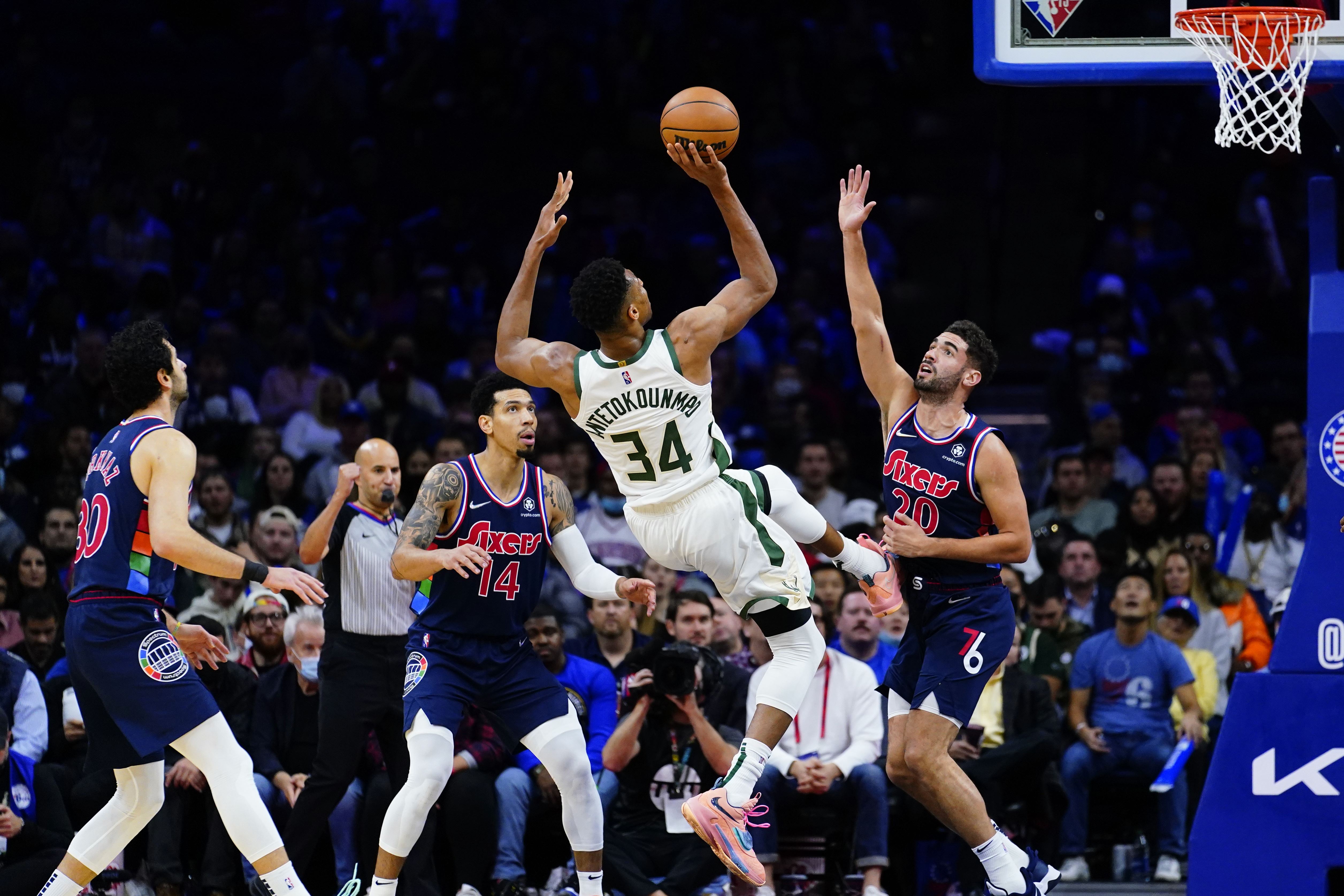 Bucks supera a Sixers con un Giannis encendido