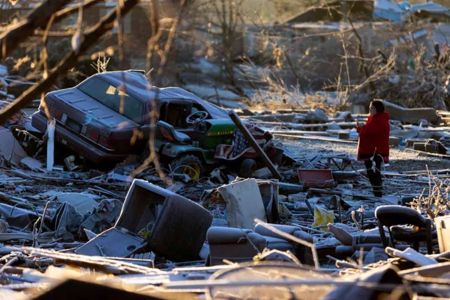 ¡Increíble! Madre salva a hijos de tornado en una bañera