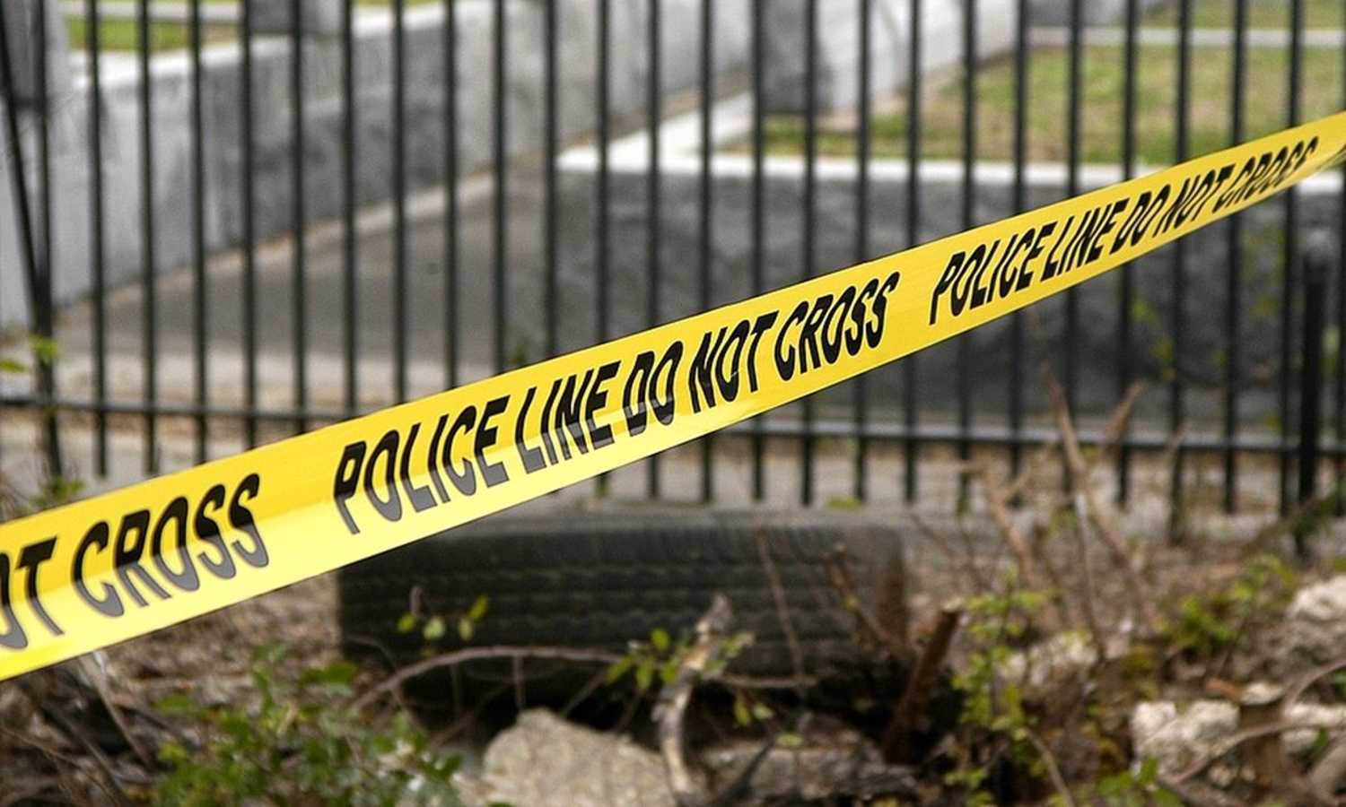 Abandonan cuerpos de niño de 3 años y un adulto en barranco