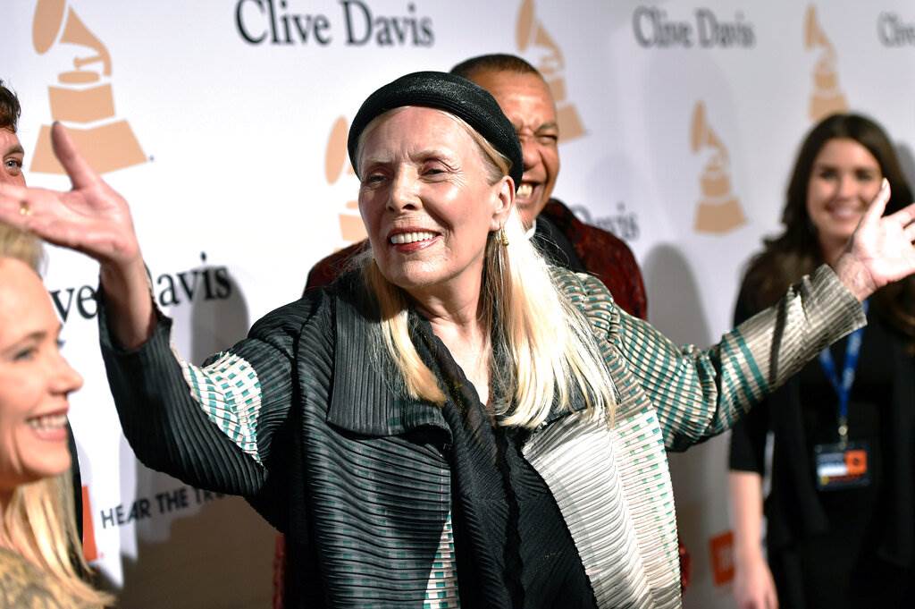 Continúan protestas contra Spotify; se une Joni Mitchell