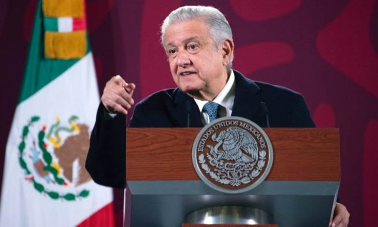 'No somos iguales', señala AMLO sobre vida lujosa de su hijo
