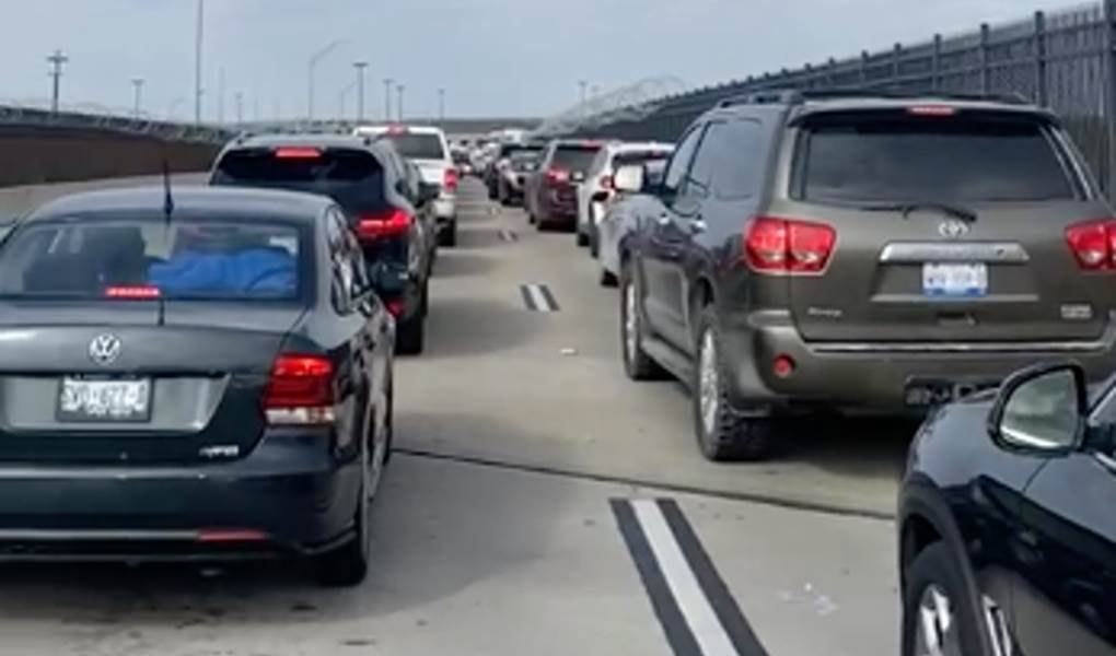 Saturan puente Anzalduas por fin de semana largo