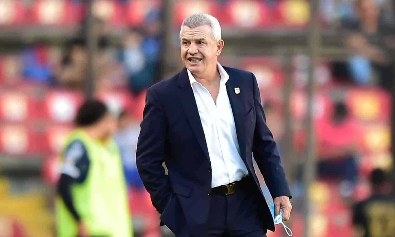 Se queda 'El Vasco' en Rayados