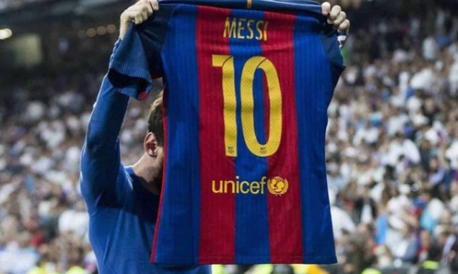 Pagan casi medio millón de dólares por jersey de Messi