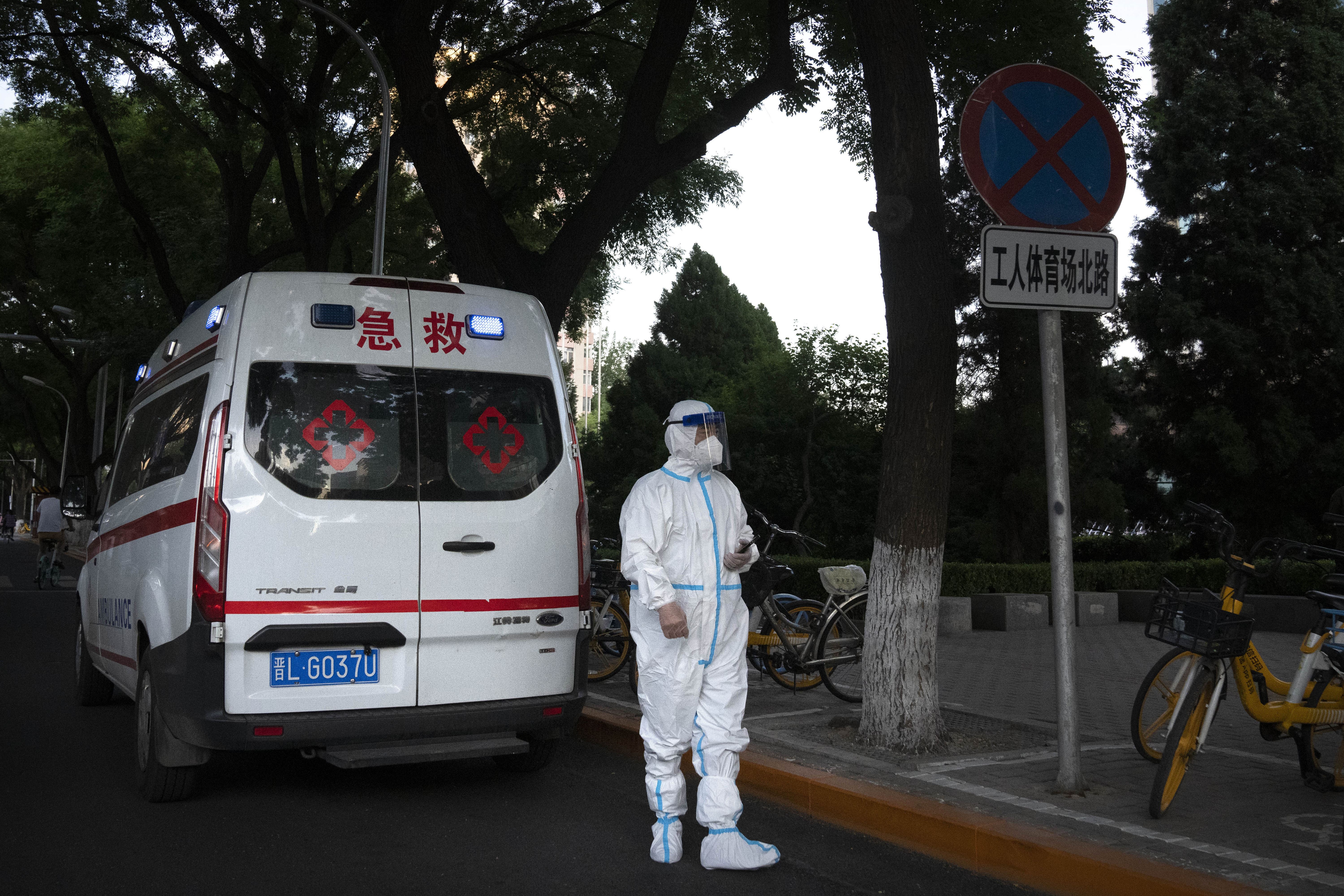 Casos y muertes por coronavirus bajan globalmente: OMS
