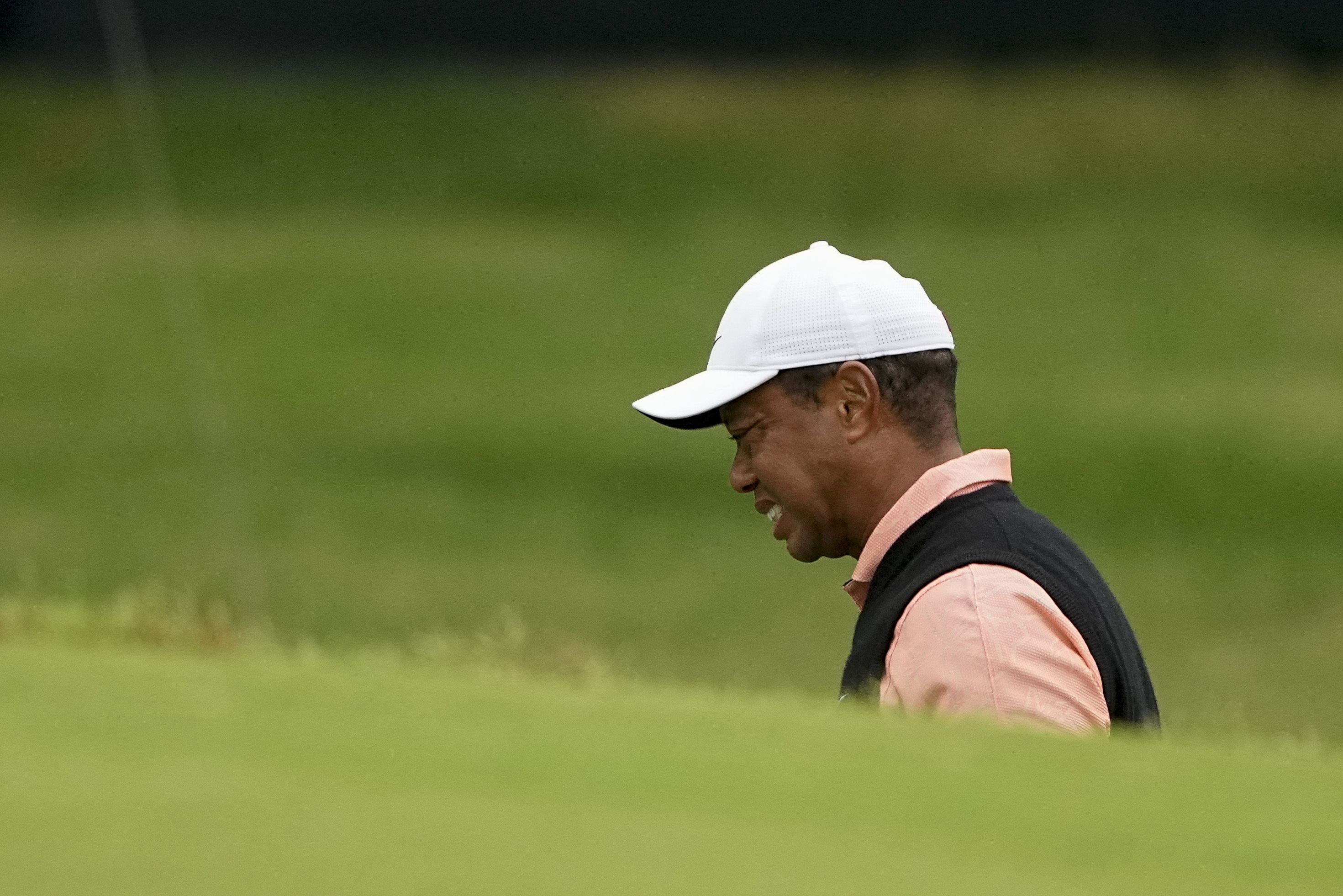 Tiger Woods se baja del US Open por dolor en la pierna