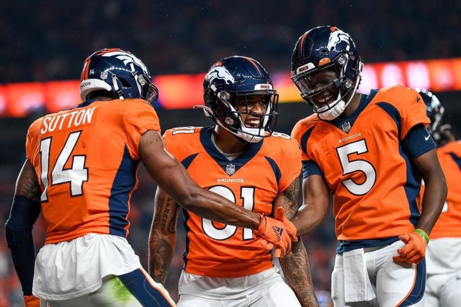 Dueños de Wal-Mart compran a Broncos de Denver