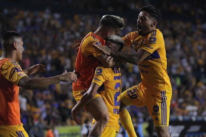 Tigres vence a Xolos y liga triunfos sin gol en contra