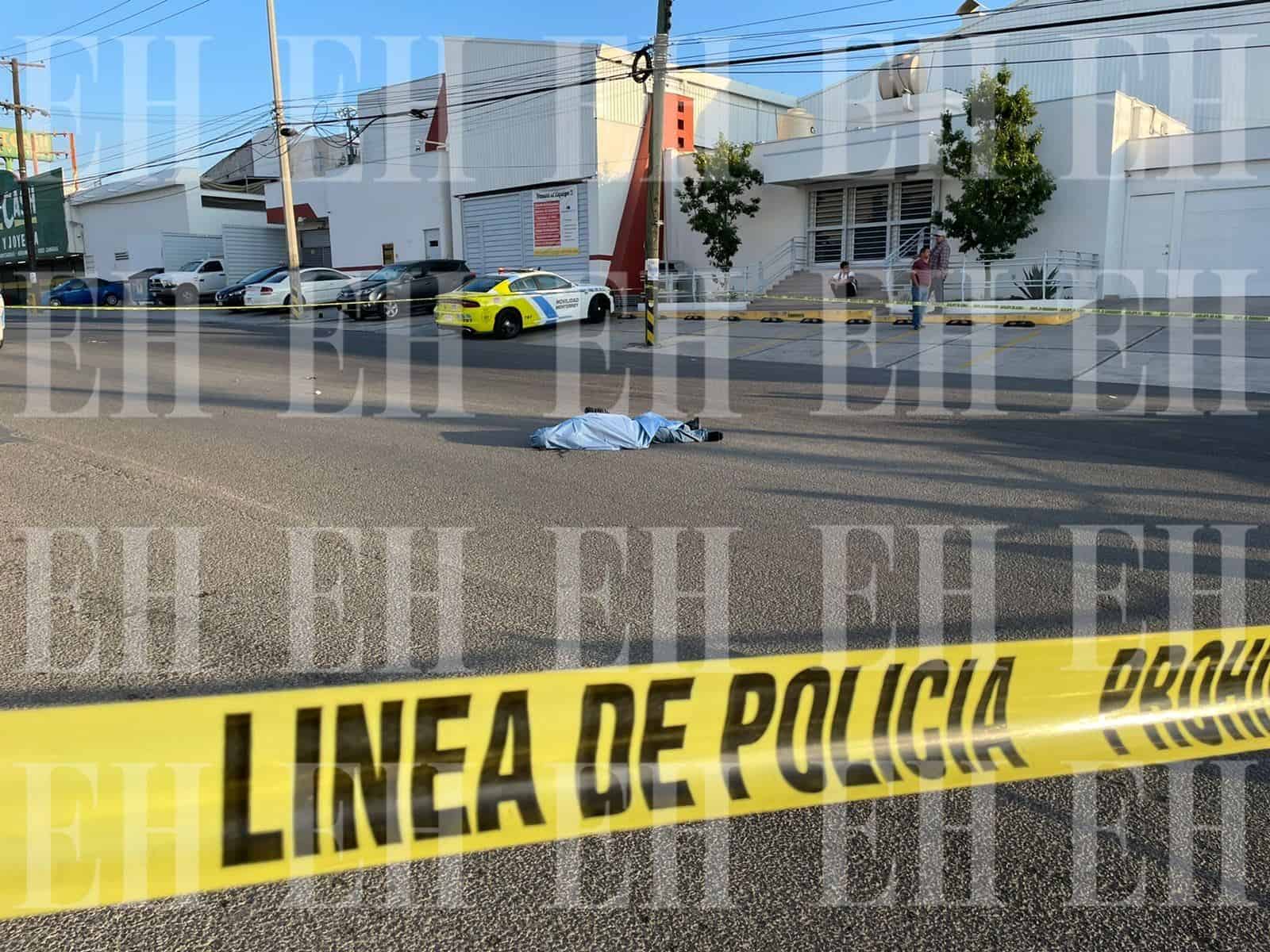 Atropellan a mujer en Monterrey; conductor se fuga