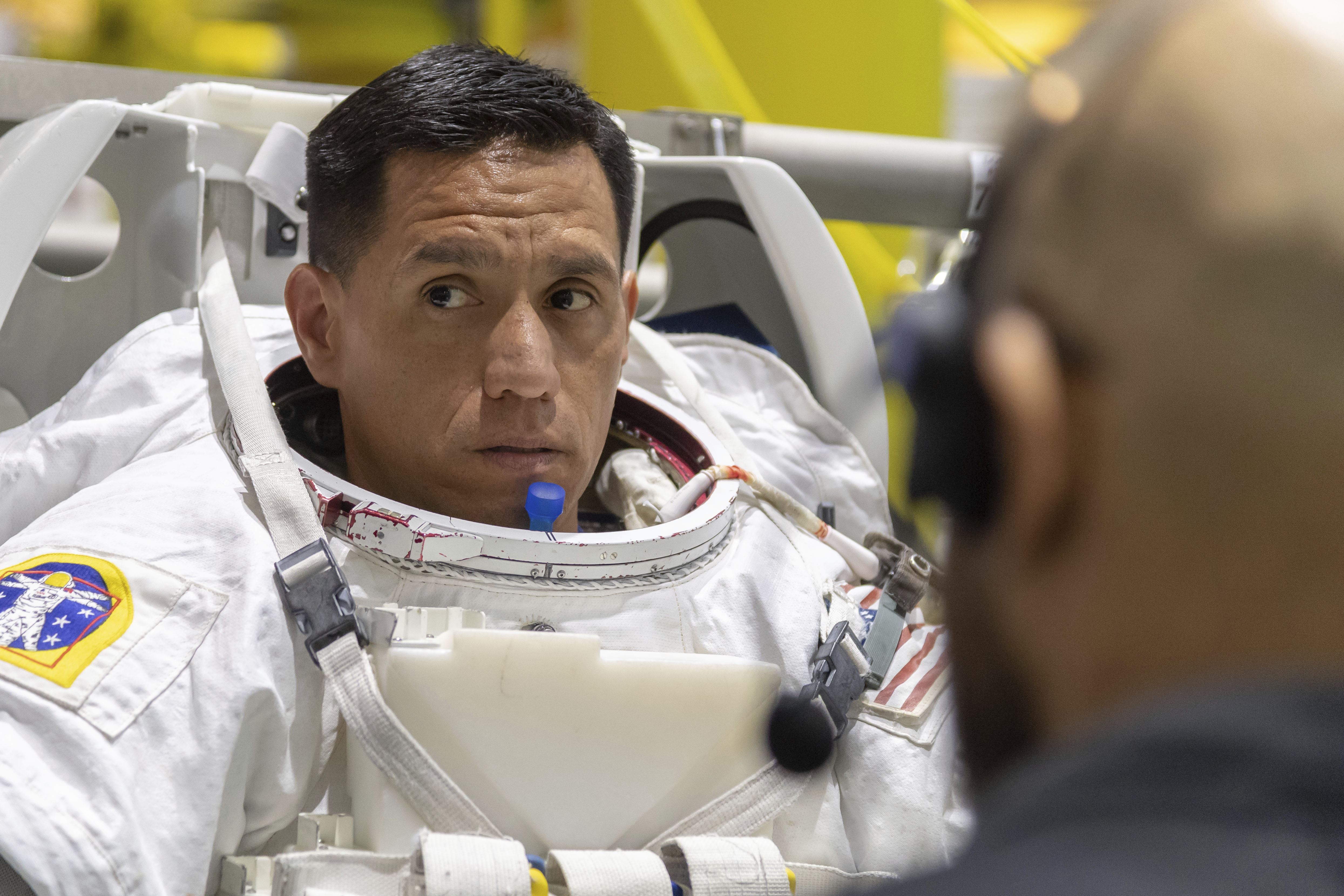 Astronauta salvadoreño pasará meses en el espacio